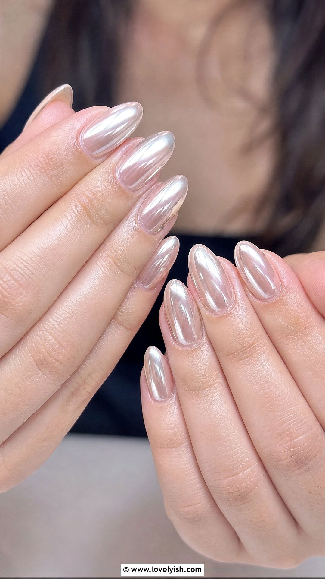 Chrome Mirror Almond Nails - 25 classy nail ideas - 25 classy nail ideas
