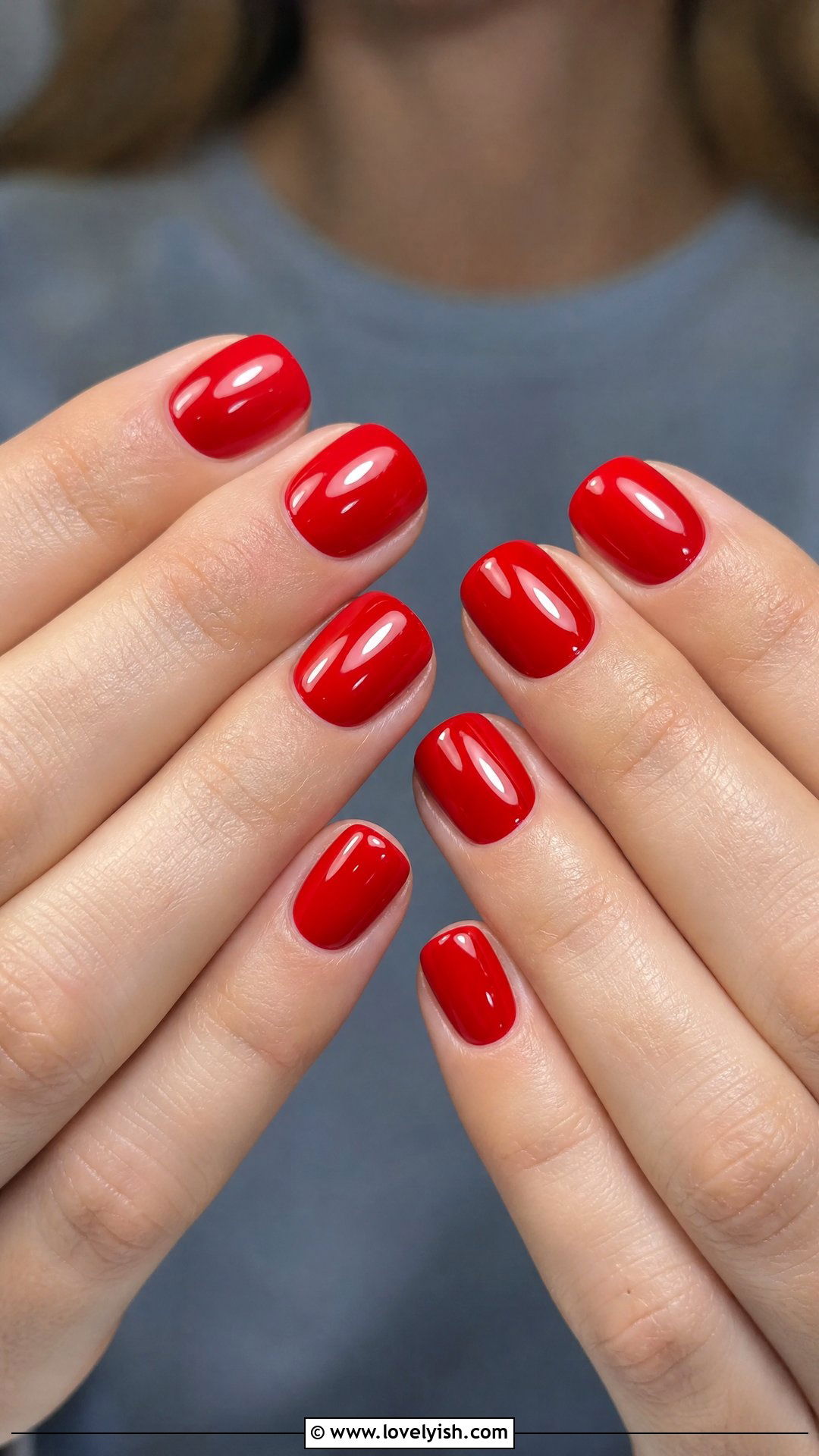 Classic Red Glossy Short Nails - 50 classy short nail designs - 50 classy short nail designs