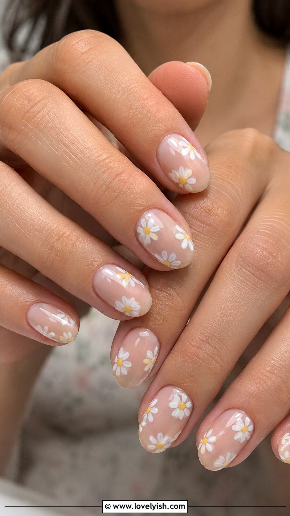 Cottagecore Daisy Nails on Sheer Nude Base - 50 tumblr nail designs - 50 tumblr nail designs