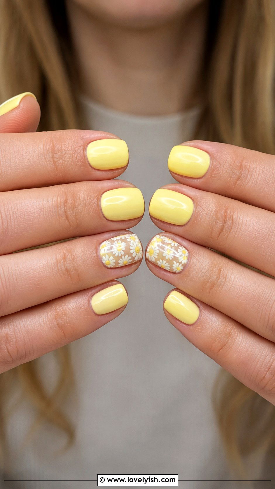 Daisy Accent Dip Nails - 25 dip nail designs - 25 dip nail designs