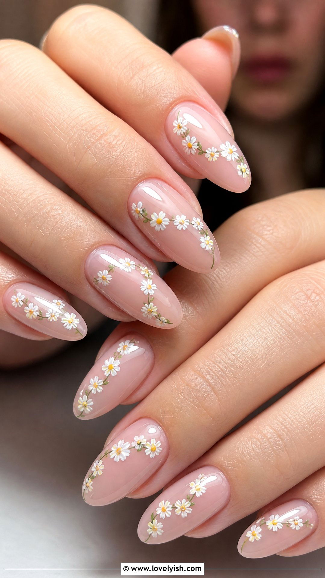 Daisy Chain Nails - 50 daisy nails - 50 daisy nails