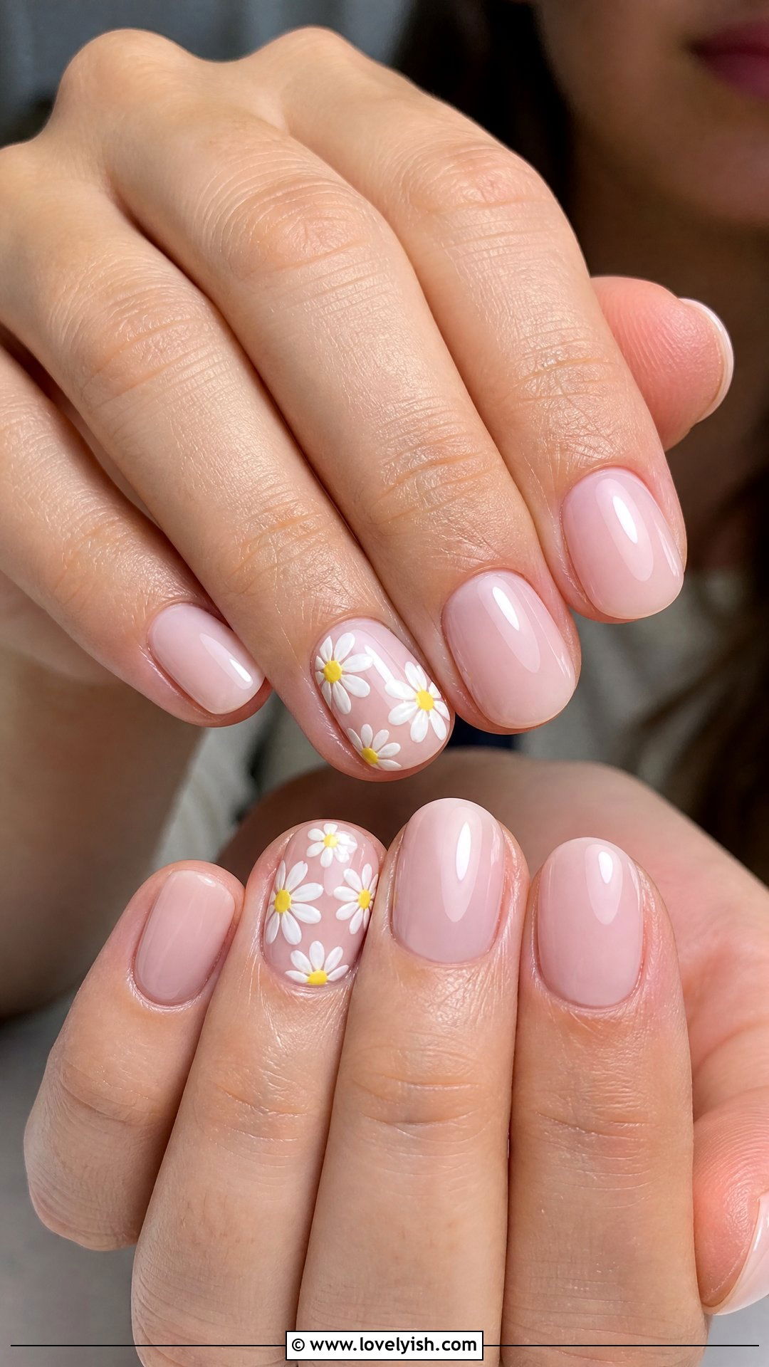 Daisy Floral Accent Nails - 50 spring nails - 50 spring nails