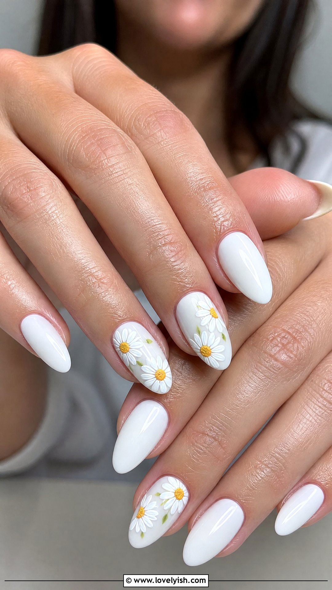 Daisy Floral White Nails - 44 nails designs - 44 nails designs