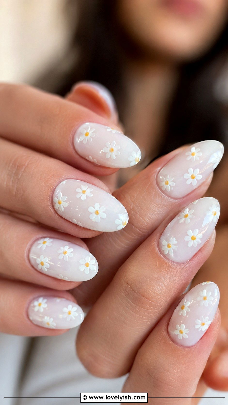 Daisy Flower Nails - 31 simple nail art ideas - 31 simple nail art ideas