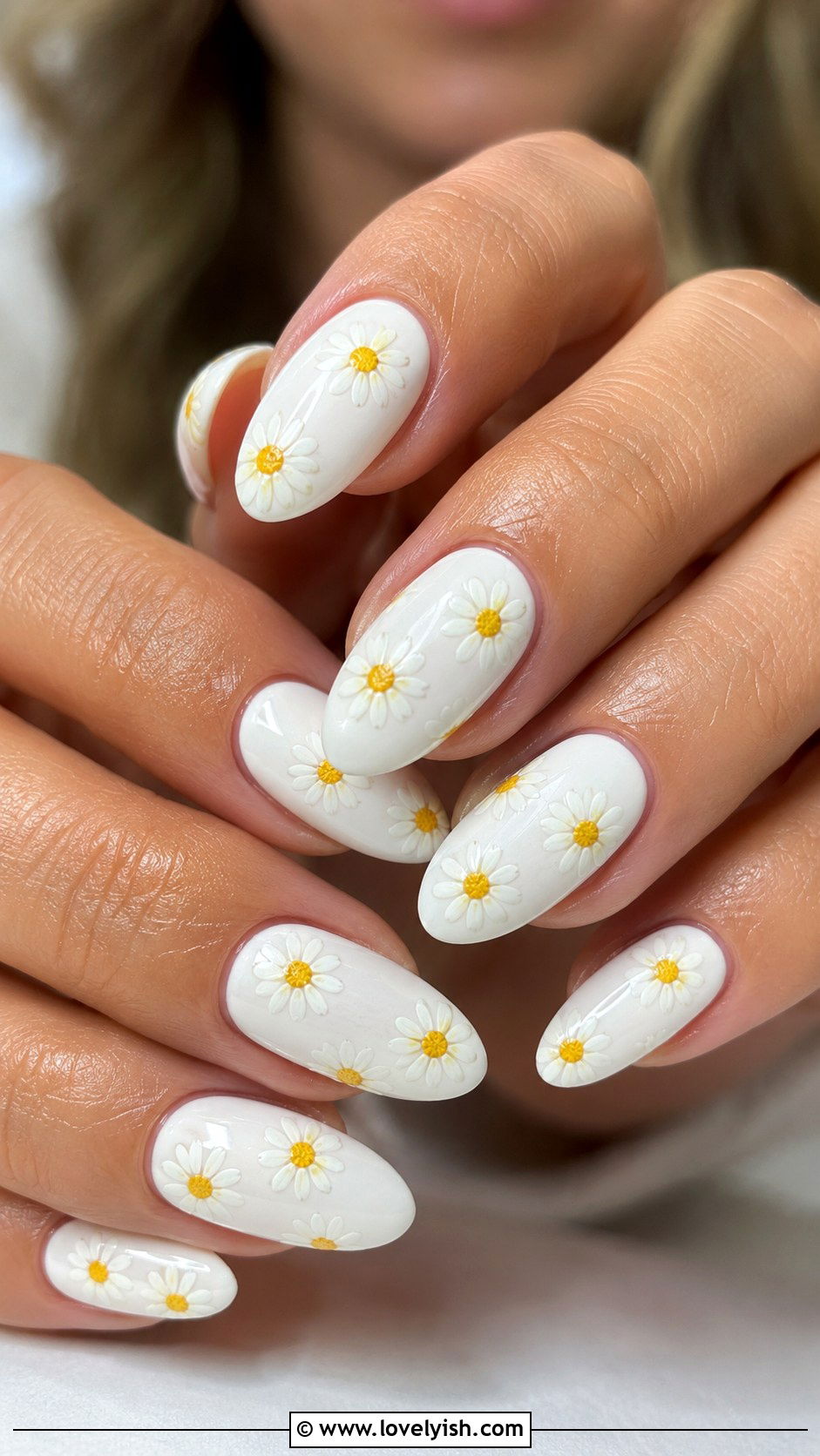 Daisy Flower White Nails - 40 nail design summer - 40 nail design summer