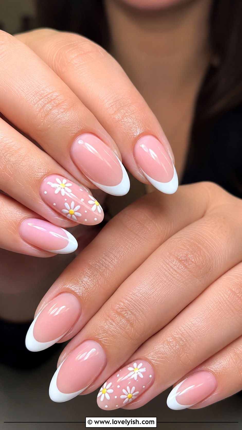 Daisy French Tip Almond Nails - 50 almond french tip nails - 50 almond french tip nails