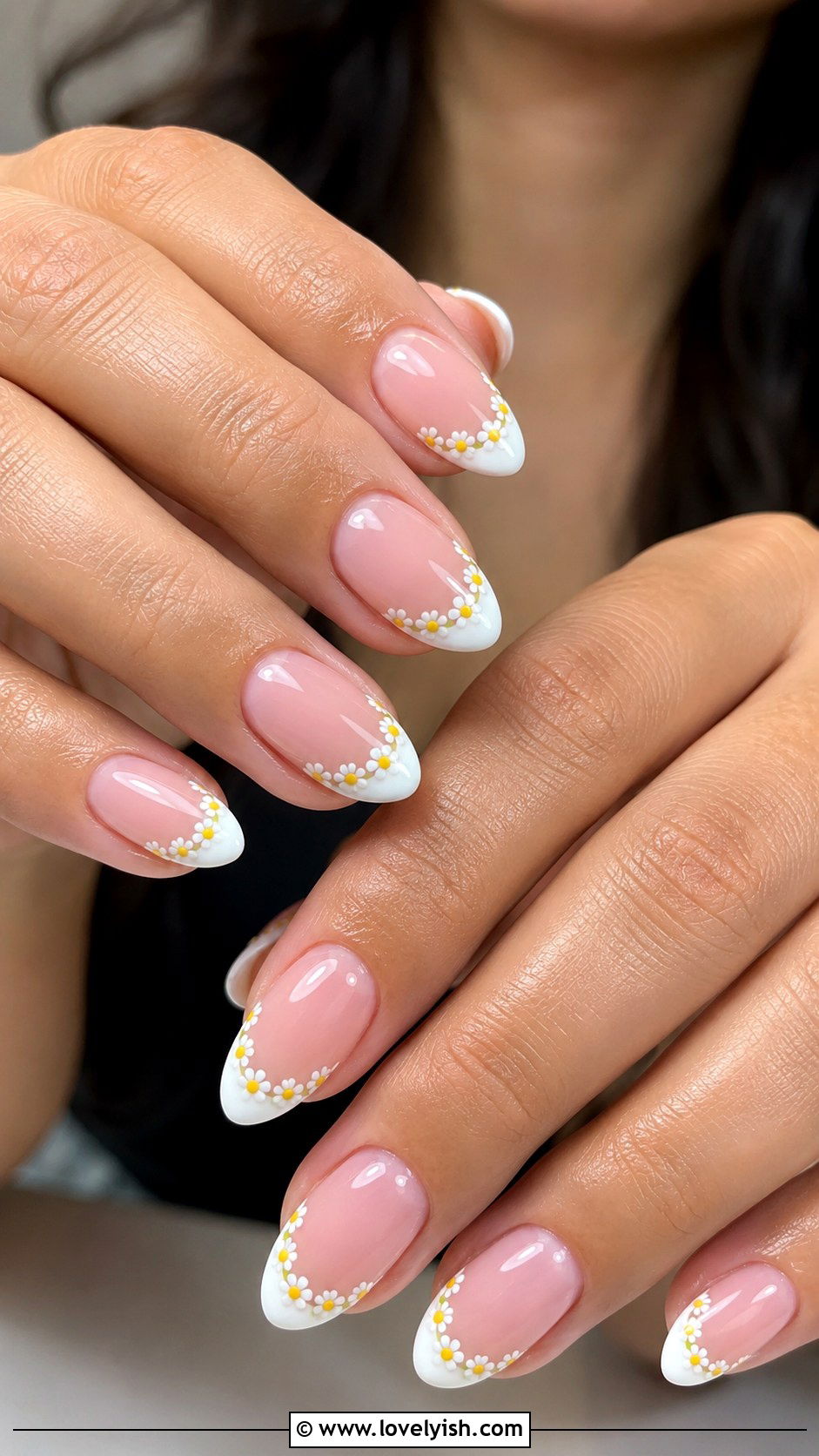Daisy French Tip Nails - 25 floral nail designs - 25 floral nail designs
