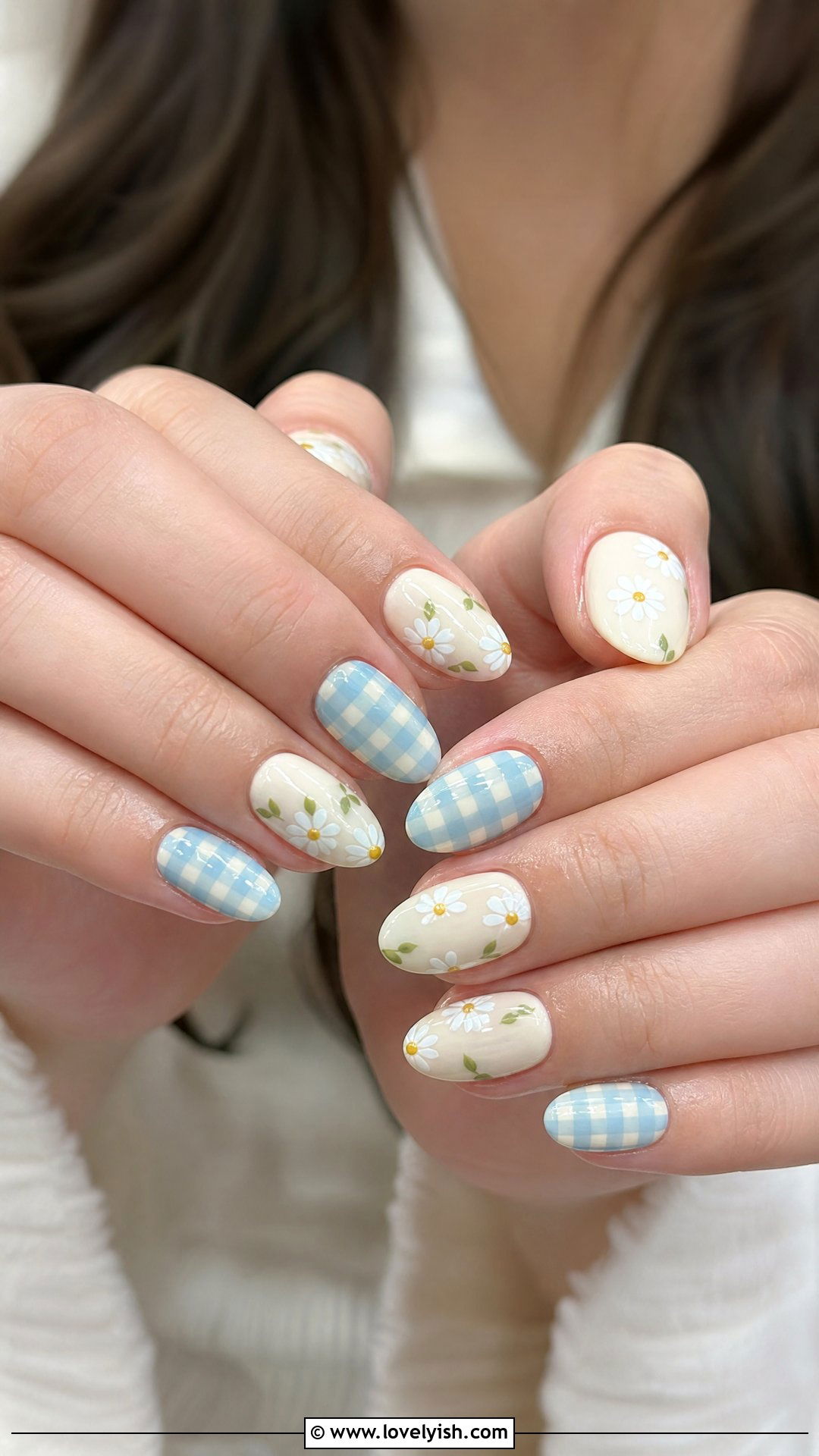 Daisy and Gingham Nails - 50 daisy nails - 50 daisy nails