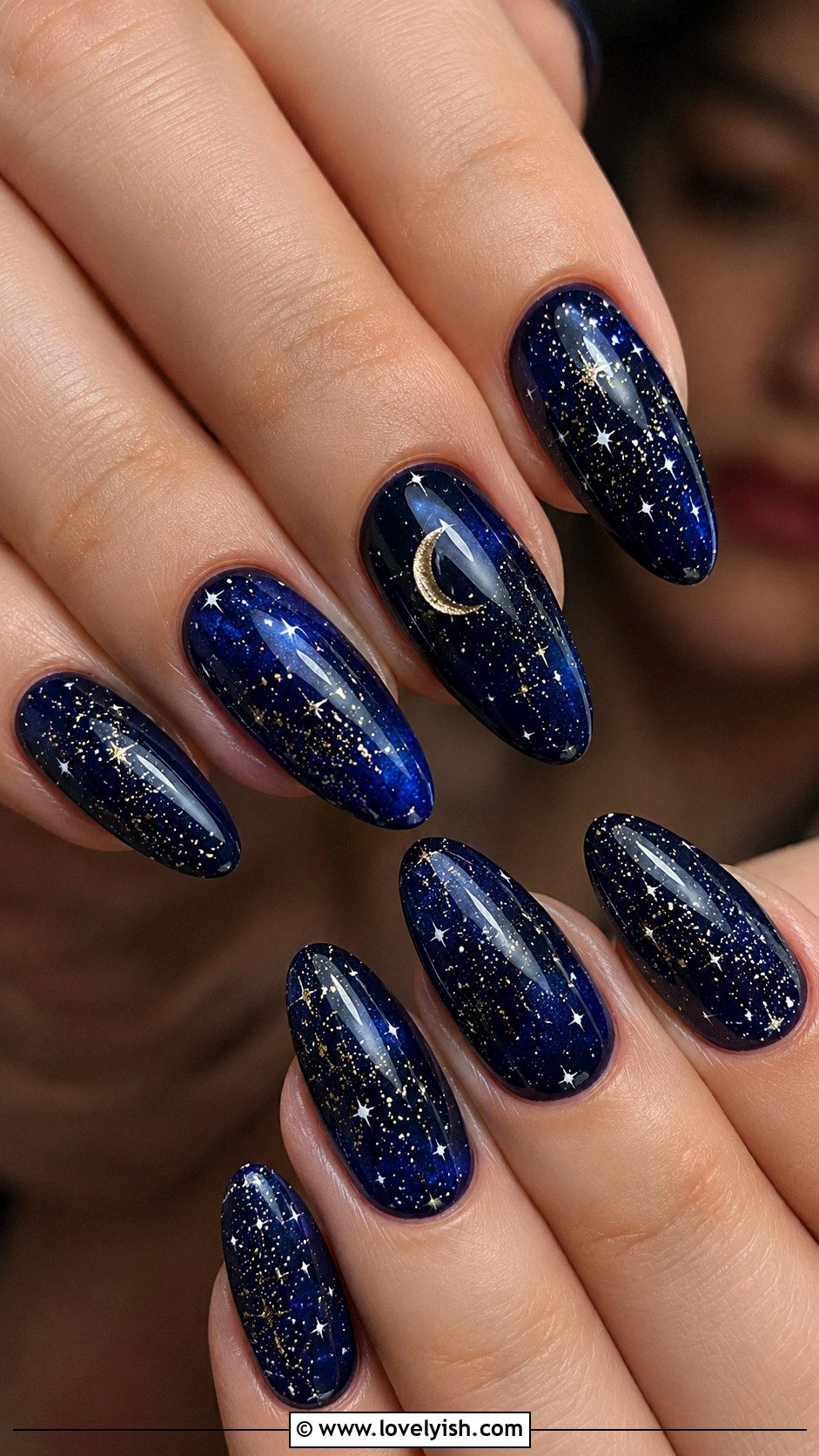 Deep Blue Night Sky Nails for City Vacations - 50 vacation nails - 50 vacation nails