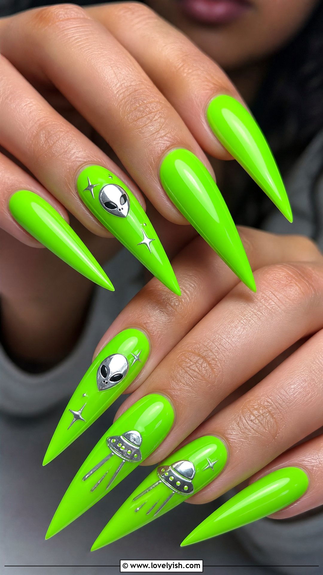 Doja Cat Neon Green Alien Nails - 50 concert nails - 50 concert nails