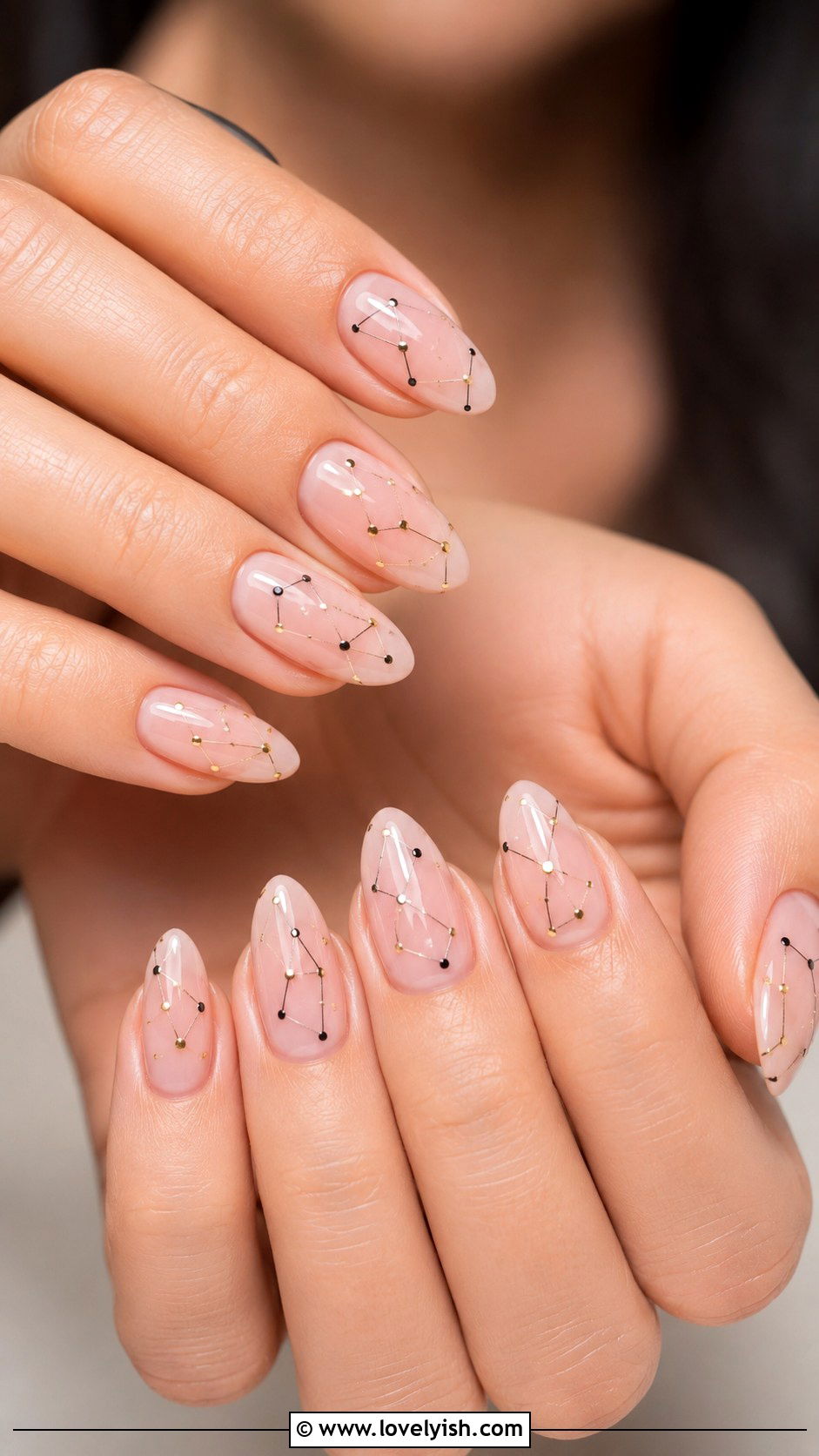 Dots and Lines Geometric Nails - 25 geometric nail designs - 25 geometric nail designs