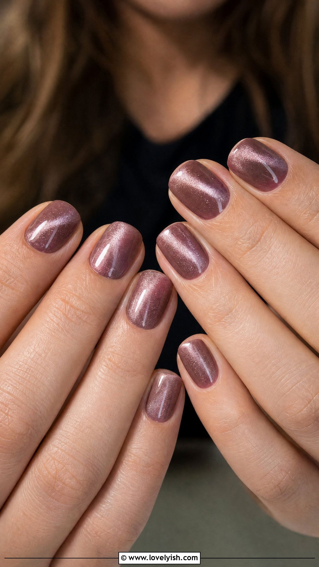 Dusty Mauve Cat Eye Short Nails - 50 classy short nail designs - 50 classy short nail designs