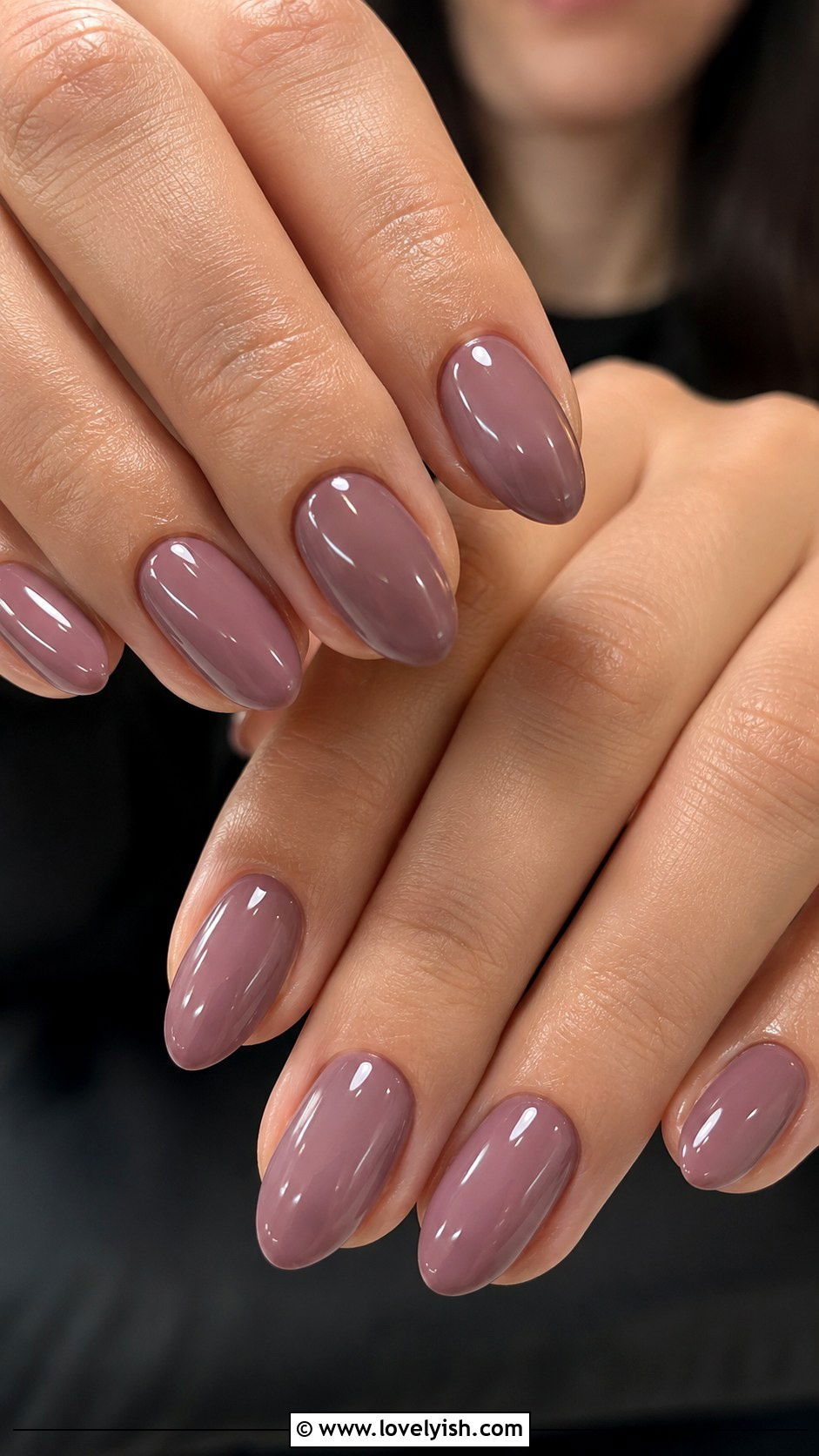 Dusty Mauve Glossy Nails - 50 back to school nails - 50 back to school nails