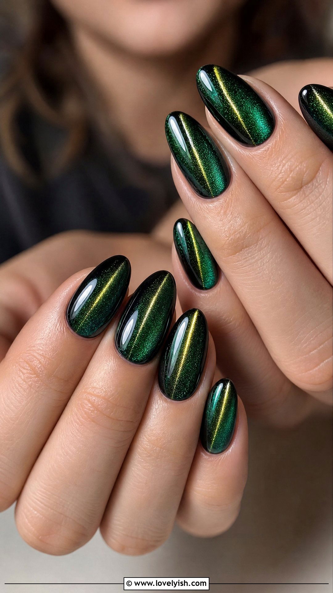 38 Mesmerizing Cat Eye Nail Designs to Try This Year
