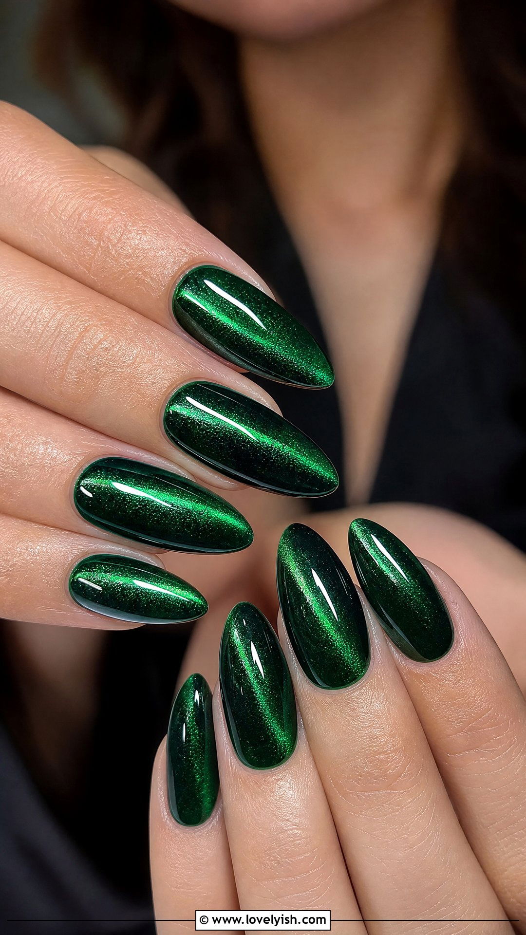 Emerald Green Cat Eye Nails - 50 cateye nail designs - 50 cateye nail designs