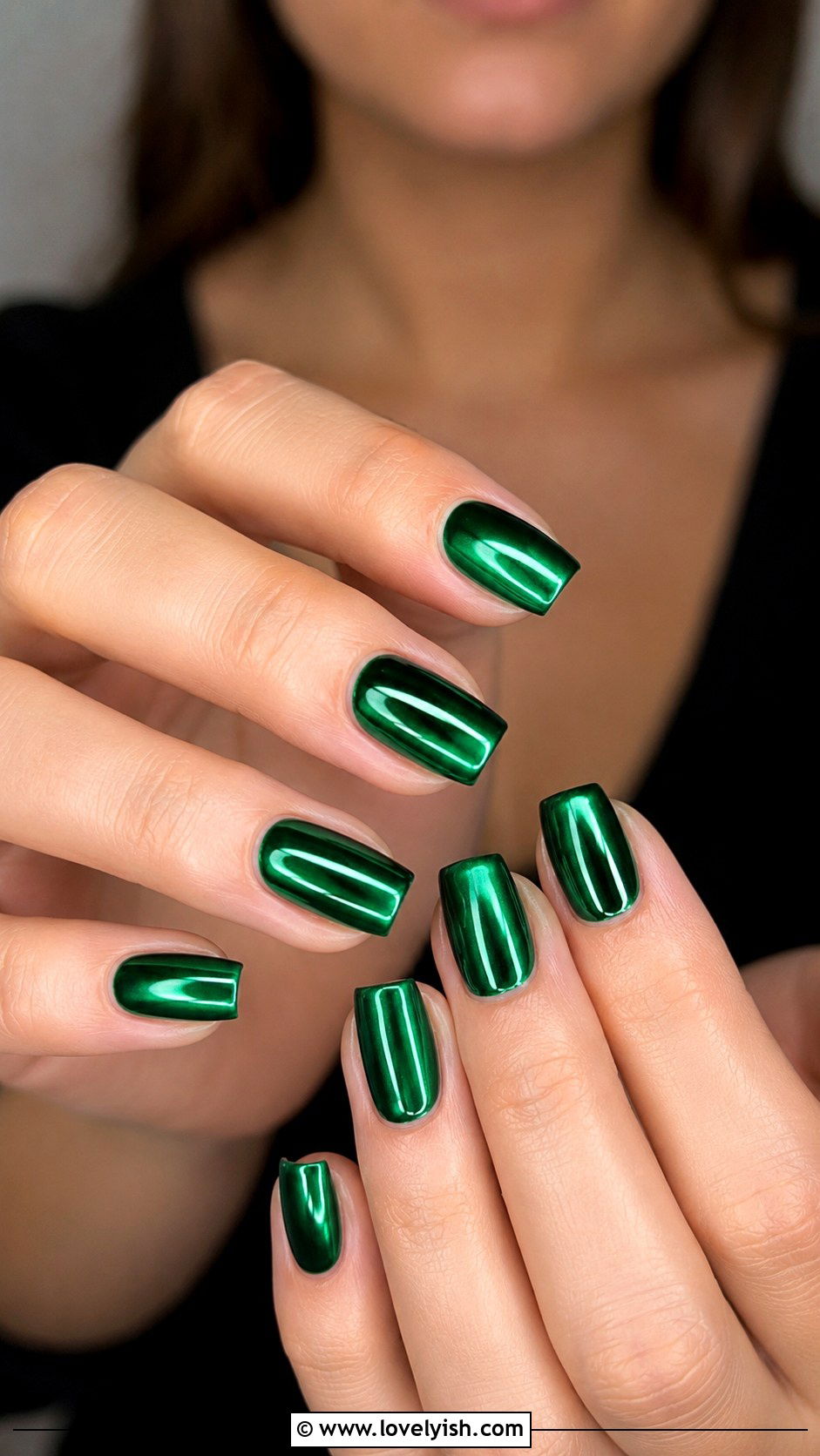 Emerald Green Chrome Nails - 25 green nail design ideas - 25 green nail design ideas