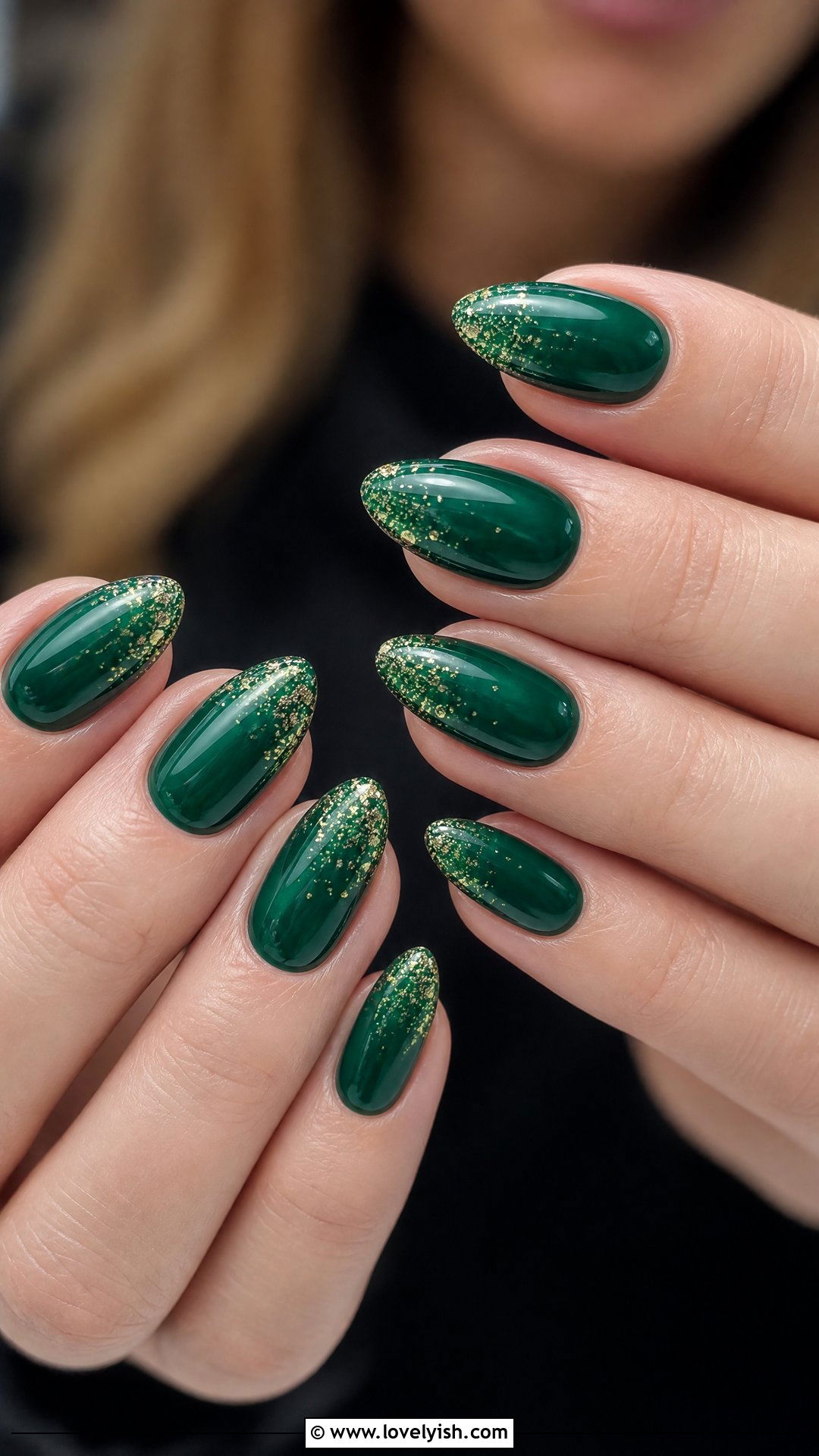Emerald Green Glitter Holiday Nails - 50 holiday nails - 50 holiday nails