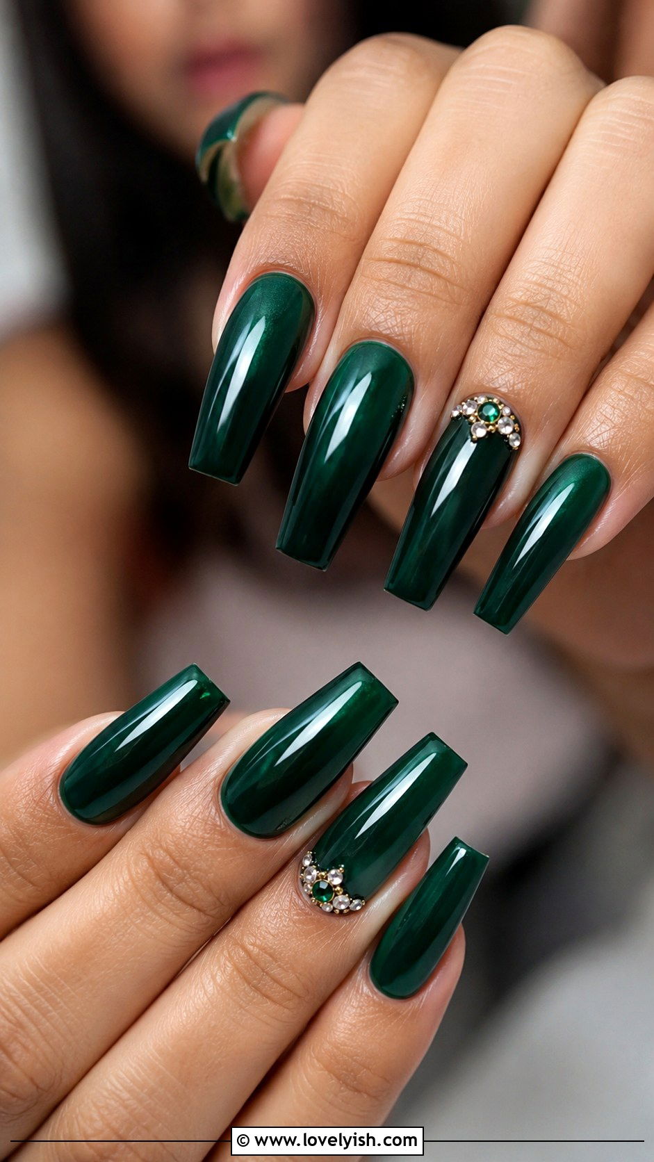 Emerald Green Jewel Nails - 25 holiday nail designs - 25 holiday nail designs