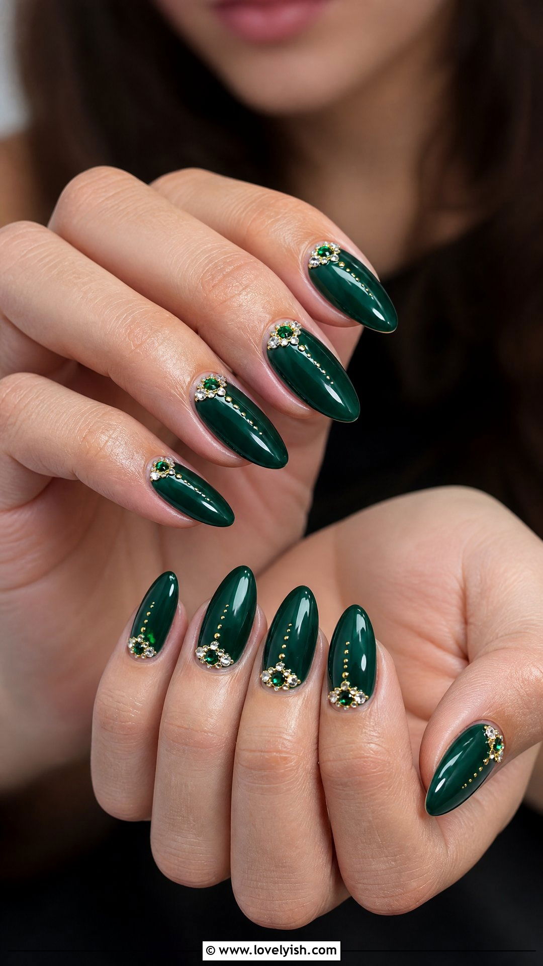 Emerald Green Jewel Nails - 25 beautiful nail designs - 25 beautiful nail designs