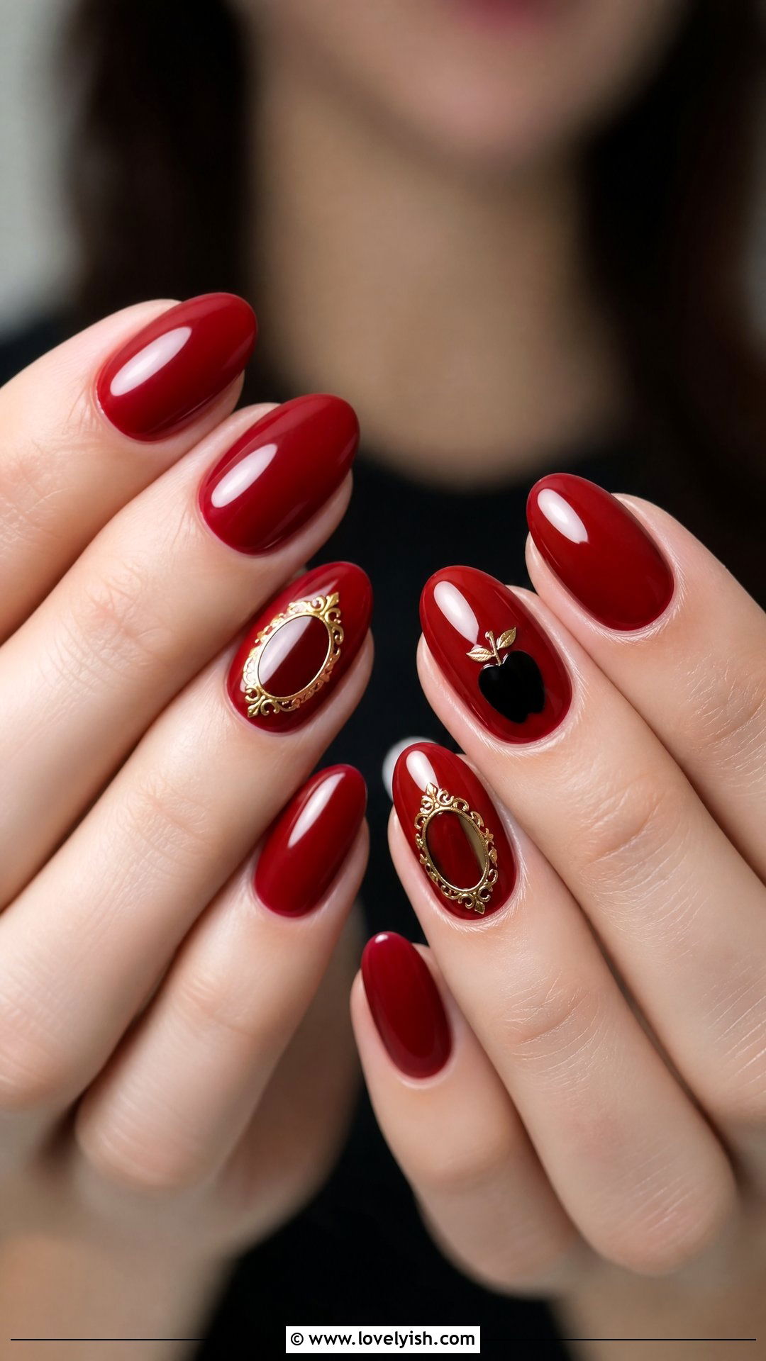 Evil Queen Apple Red Nails - 50 disney nail designs - 50 disney nail designs
