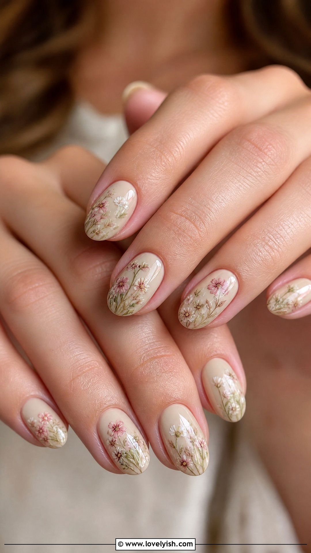 Folklore Cottagecore Beige Floral Nails - 50 concert nails - 50 concert nails