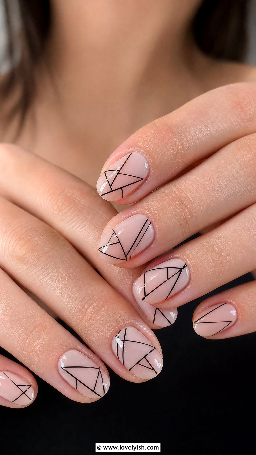 Geometric Line Round Nails - 50 round nails - 50 round nails