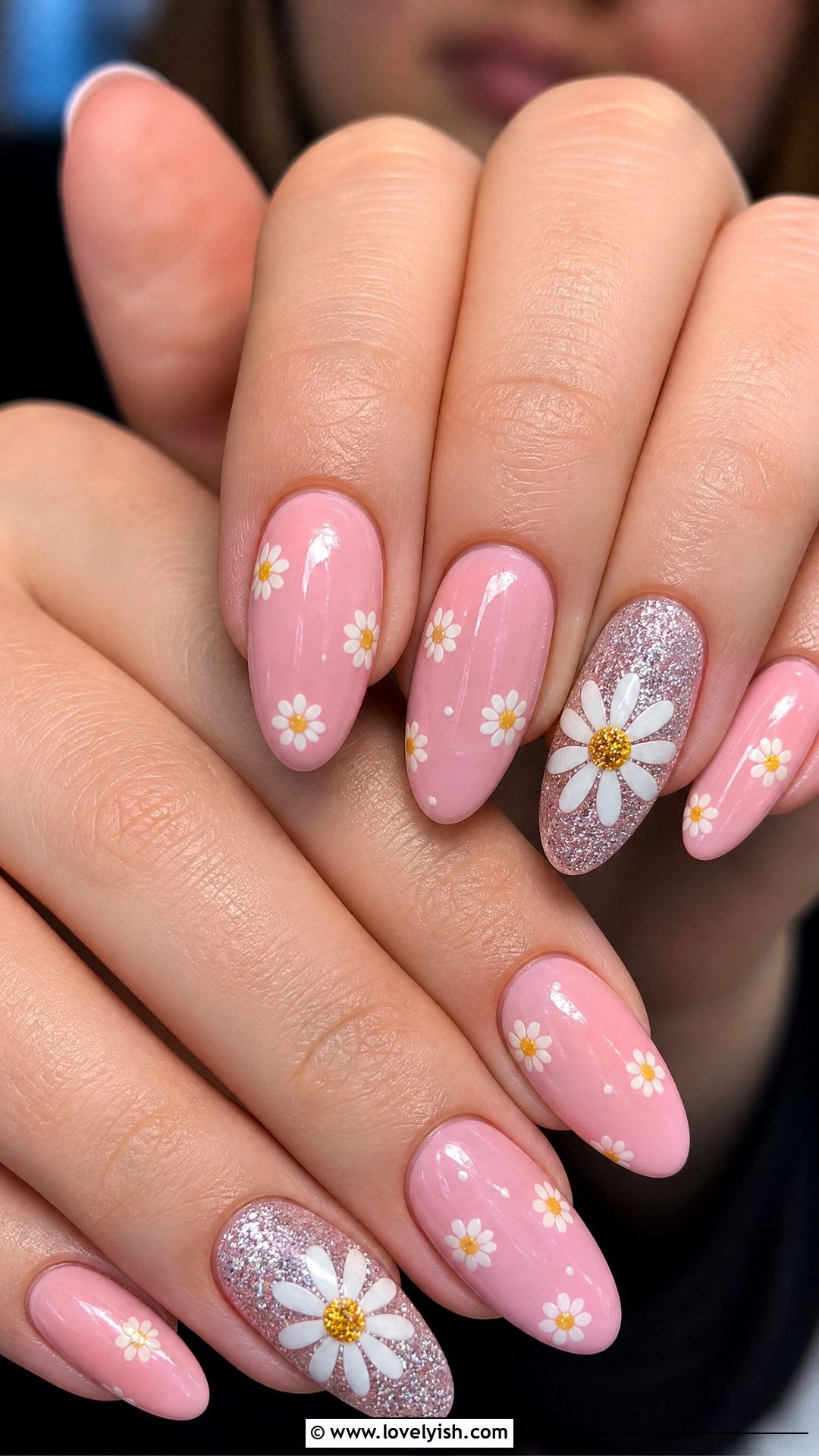 Glitter Daisy Accent Nails - 50 daisy nails - 50 daisy nails