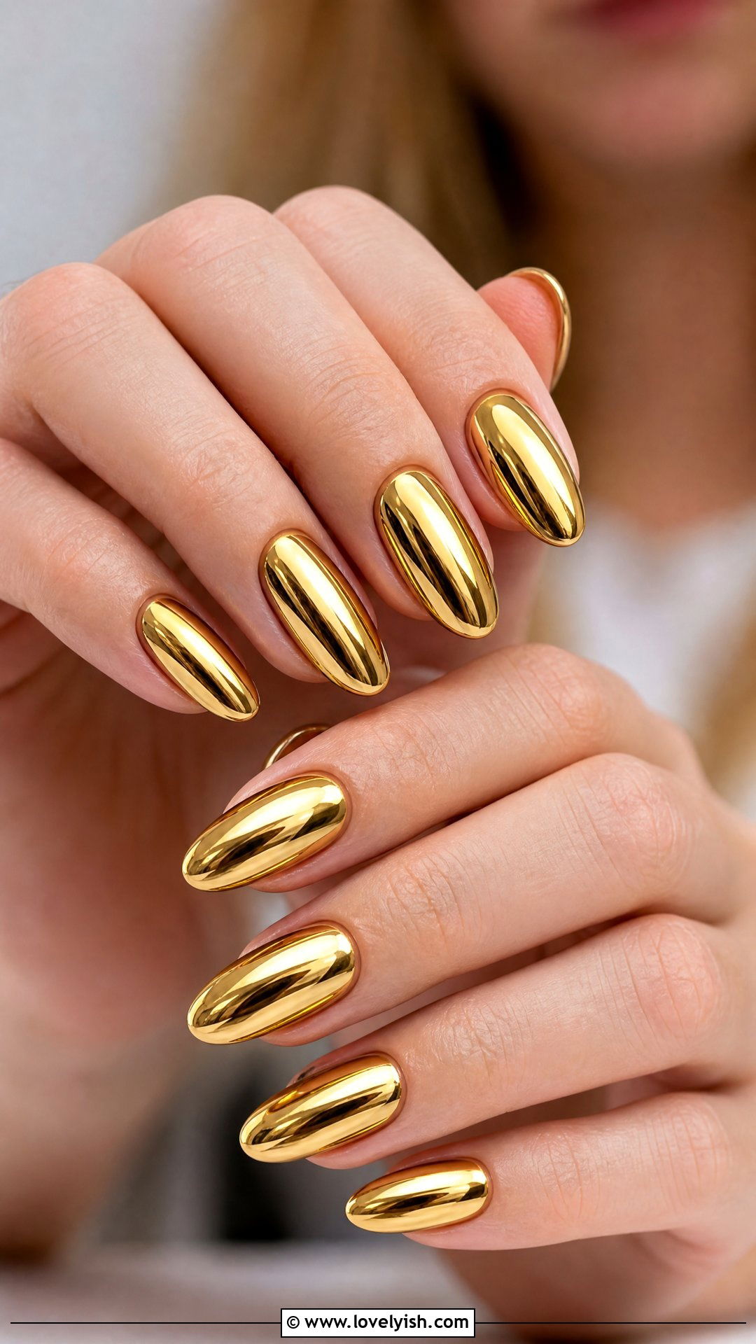 Gold Chrome Mirror Nails - 25 gold nail designs - 25 gold nail designs