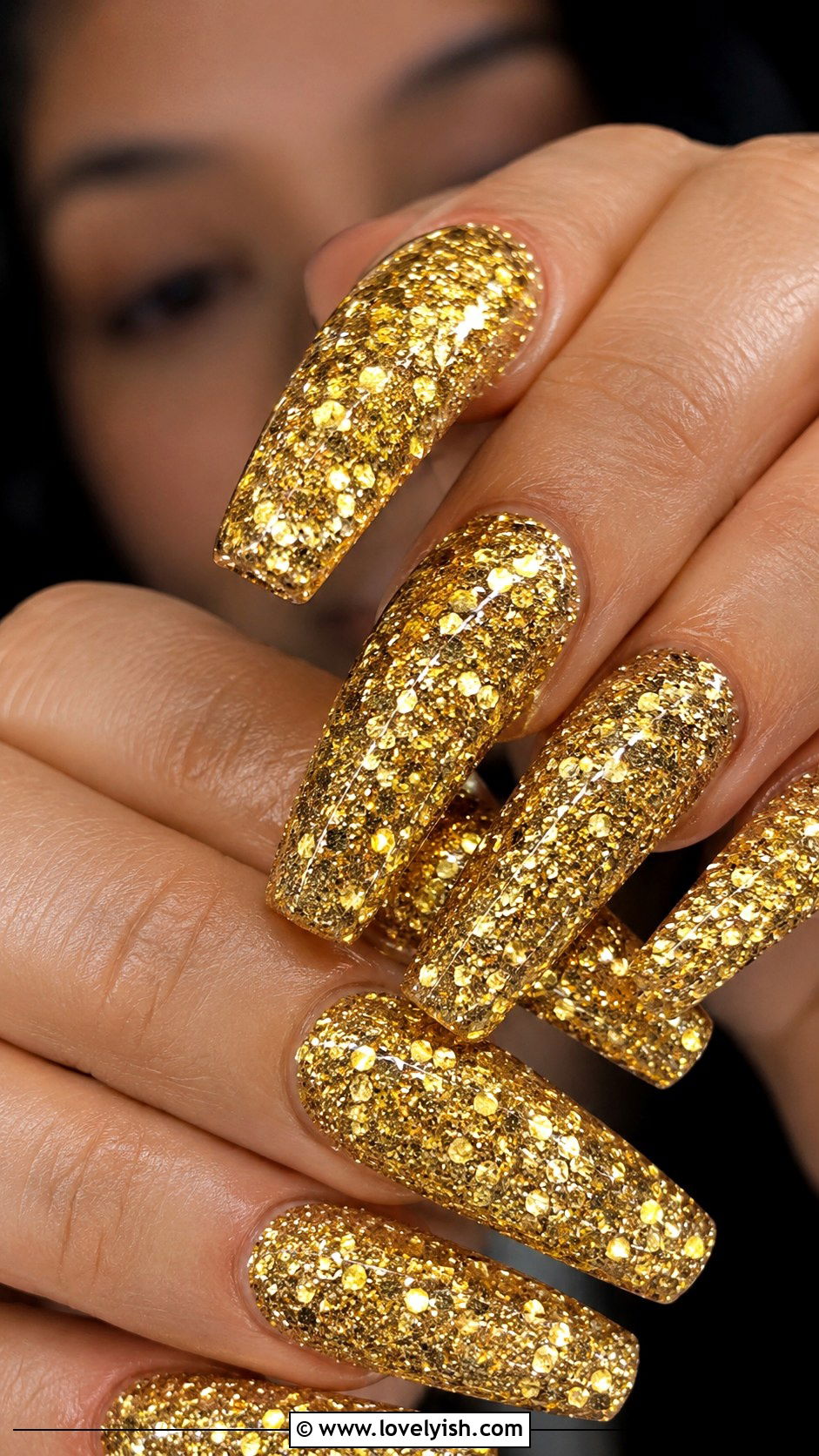 Gold Chunky Glitter Full Coverage Nails - 25 glitter nail designs - 25 glitter nail designs