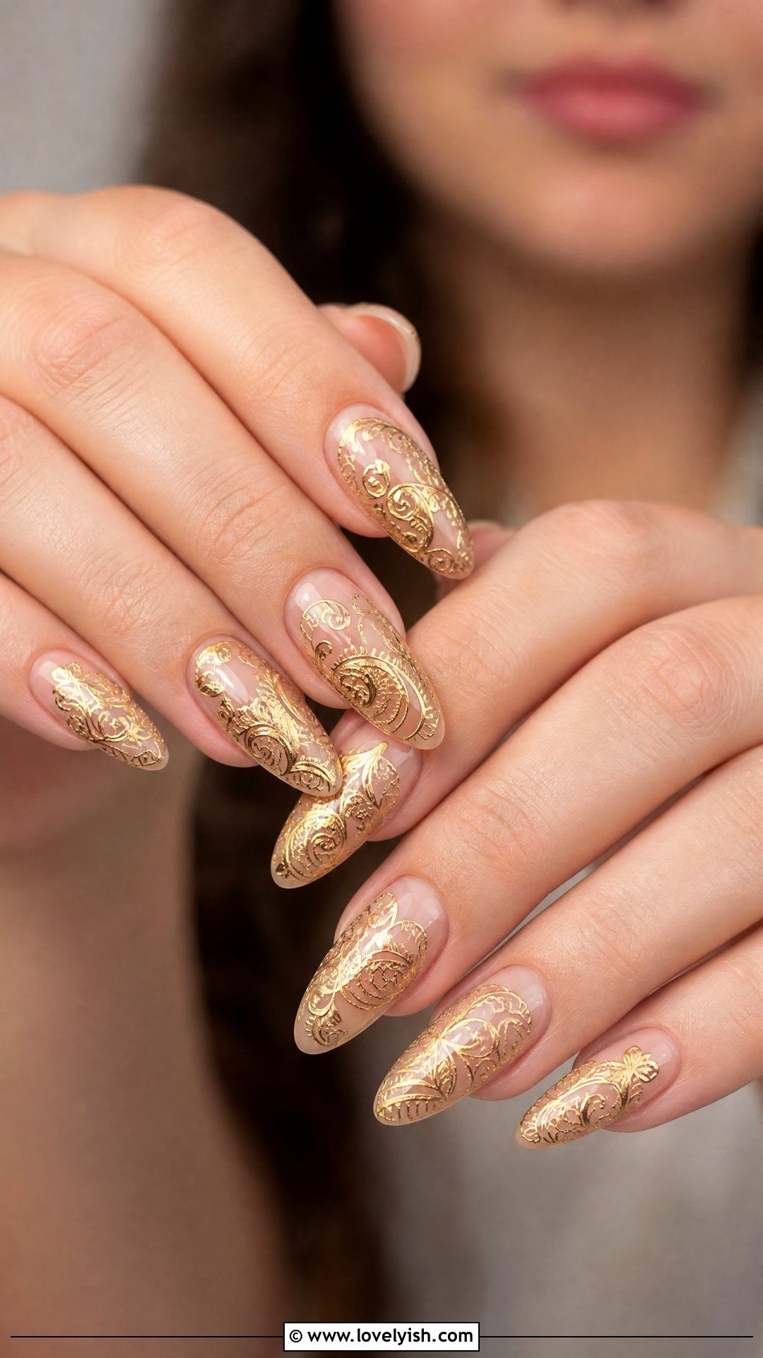 Gold Filigree Lace Nails - 25 gold nail designs - 25 gold nail designs