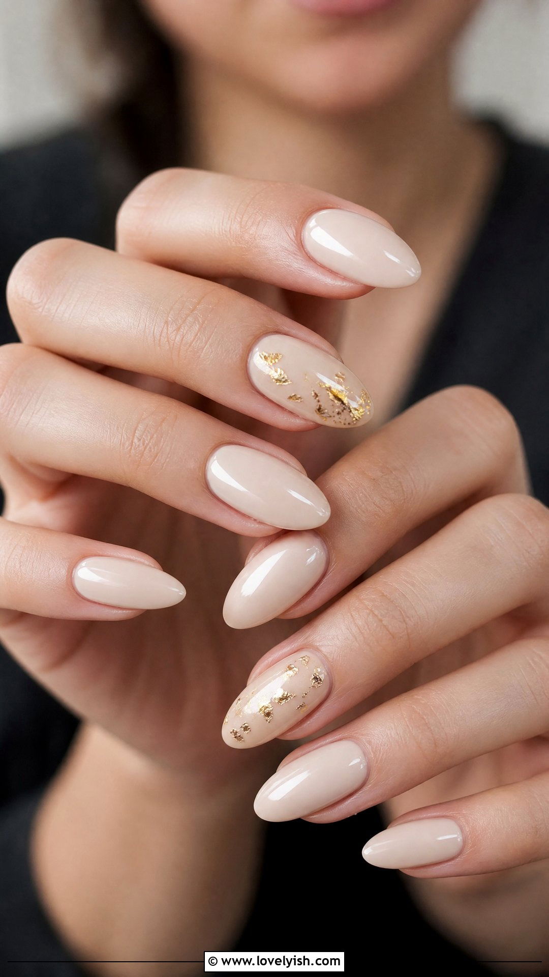 Gold Foil Accent Nails - 50 classy spring nail designs - 50 classy spring nail designs