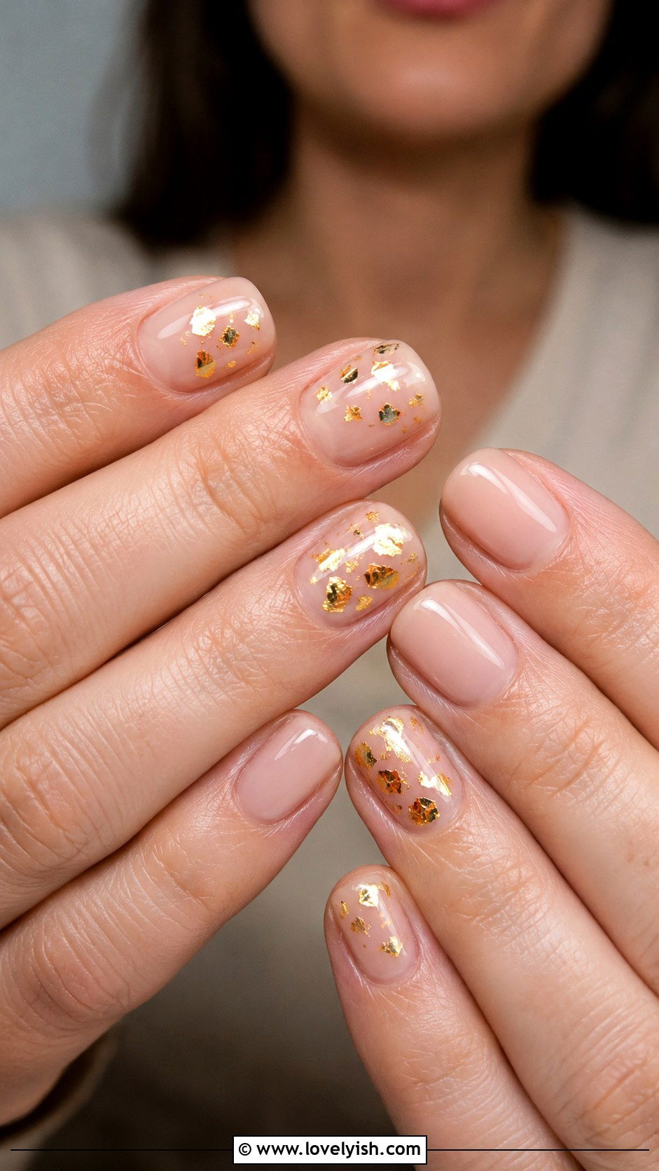 Gold Foil Accent Short Nails - 25 short nails design ideas - 25 short nails design ideas