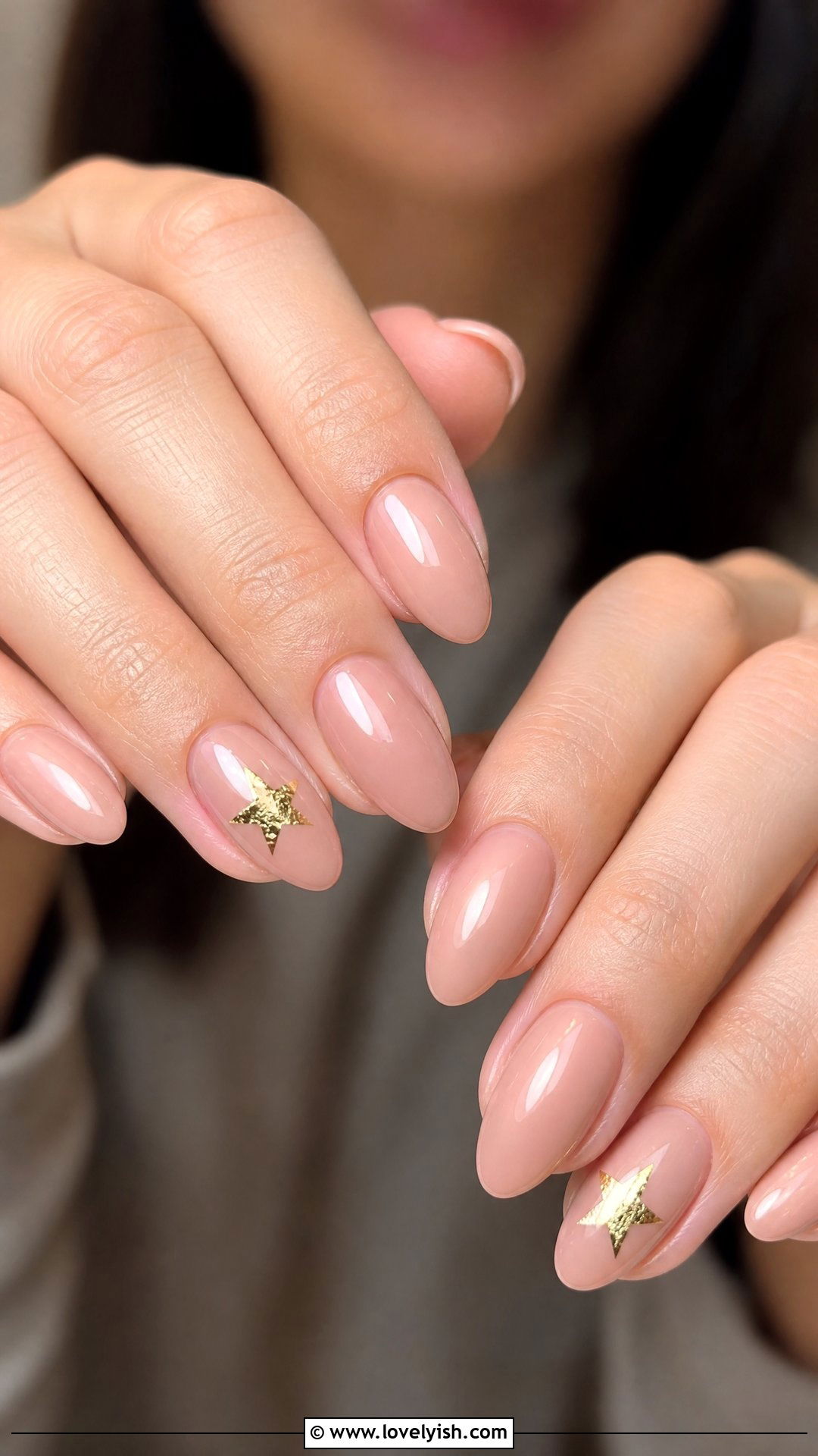 Gold Star Accent Holiday Nails - 50 holiday nails - 50 holiday nails
