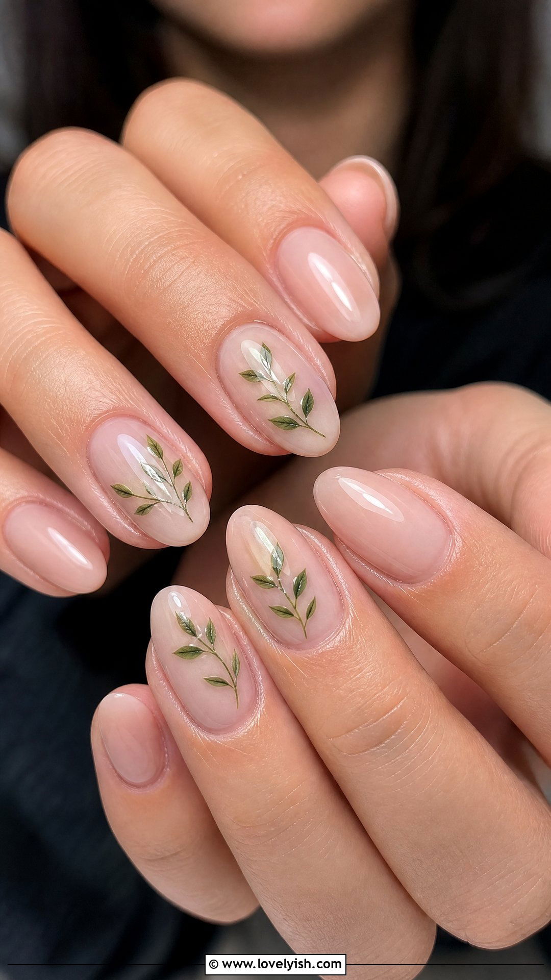 Green Leaf Pattern Nails - 50 simple nail art - 50 simple nail art