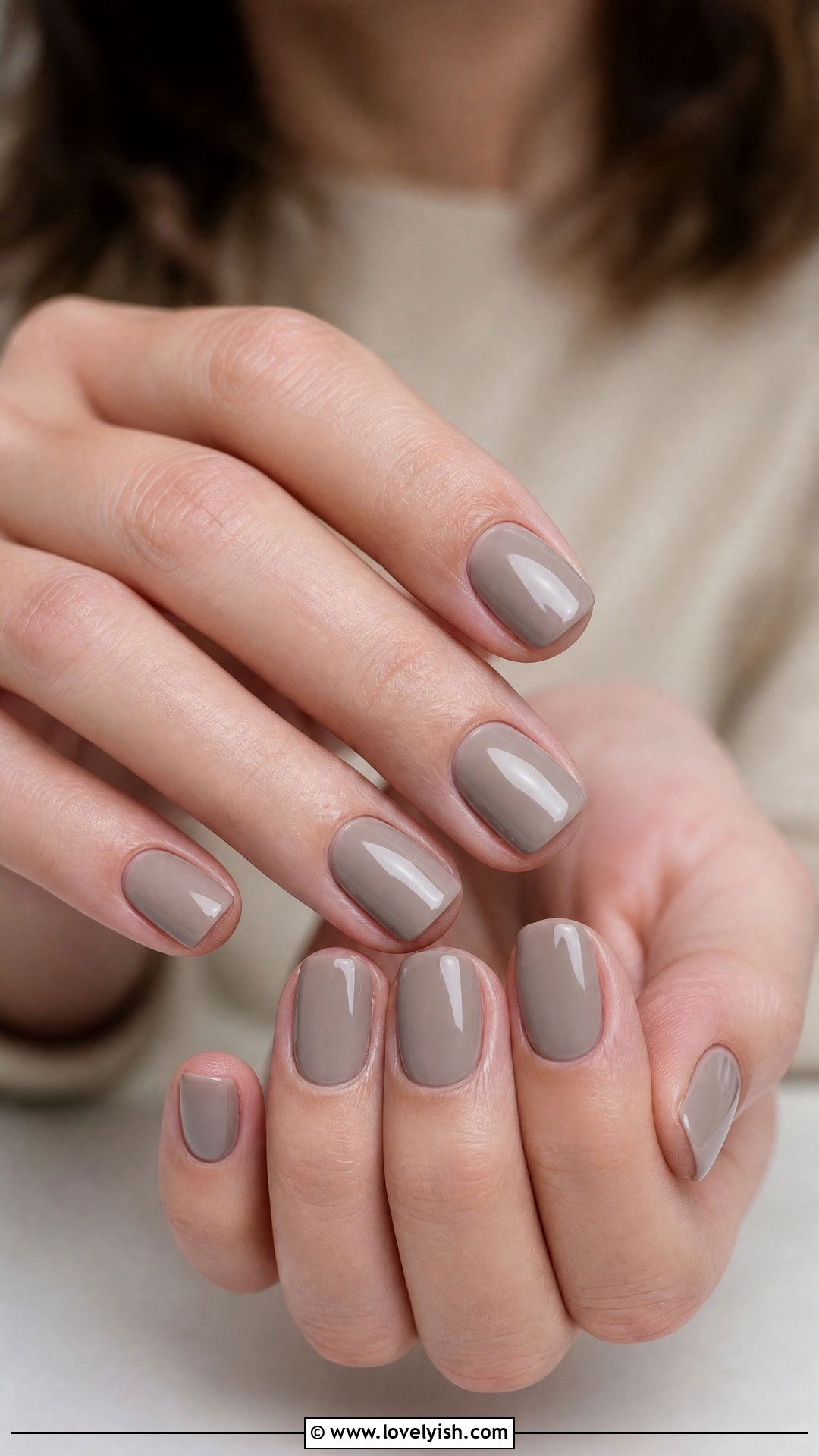 Greige Quiet Luxury Nails - 50 classy nails - 50 classy nails
