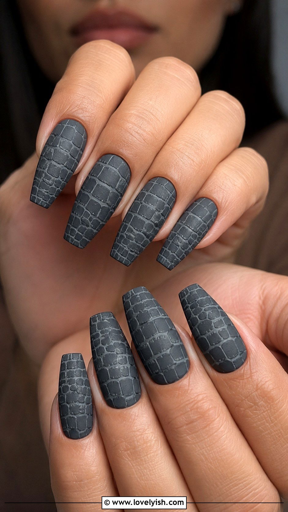 Grey Croc Skin Print Nails - 50 grey nail designs - 50 grey nail designs