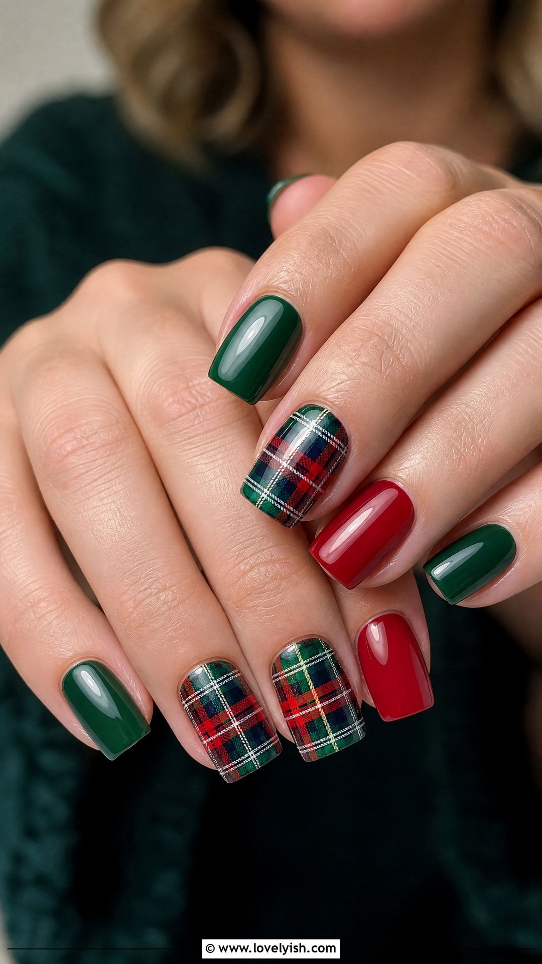 Holiday Tartan Accent Holiday Nails - 50 holiday nails - 50 holiday nails