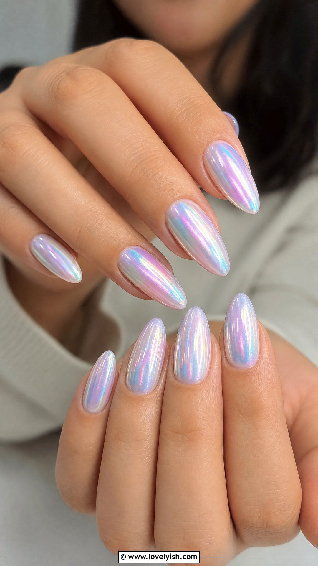 Holographic Aurora Chrome Nails - 25 chrome nails design ideas - 25 chrome nails design ideas