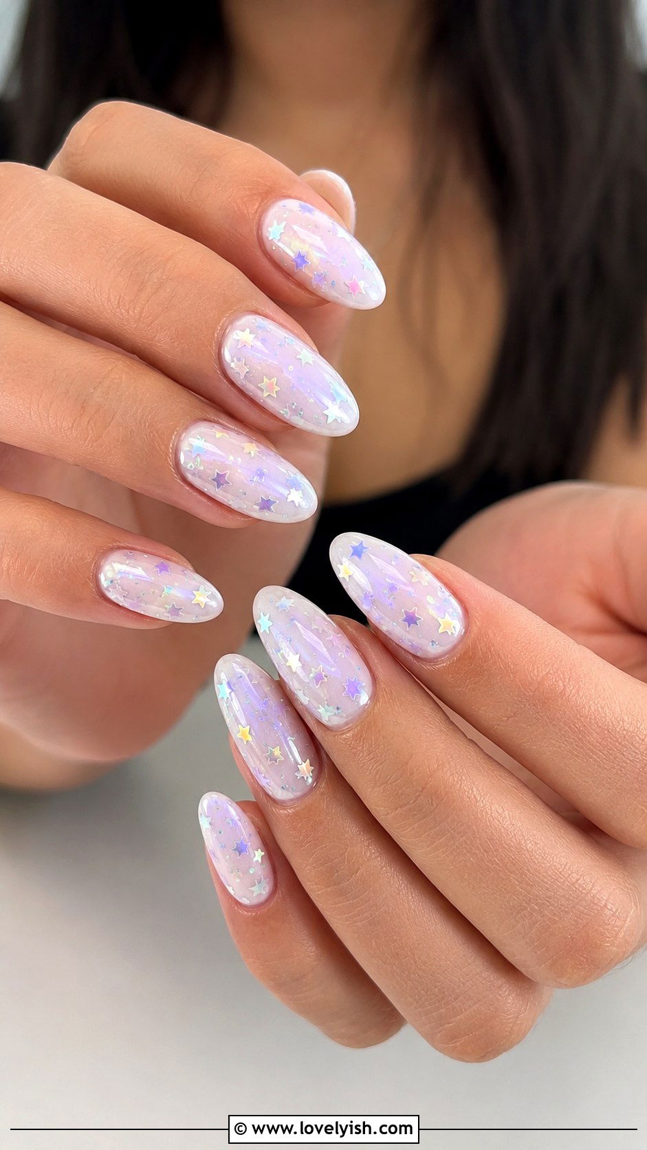 Holographic Star Nail Art - 25 cool nail art ideas - 25 cool nail art ideas