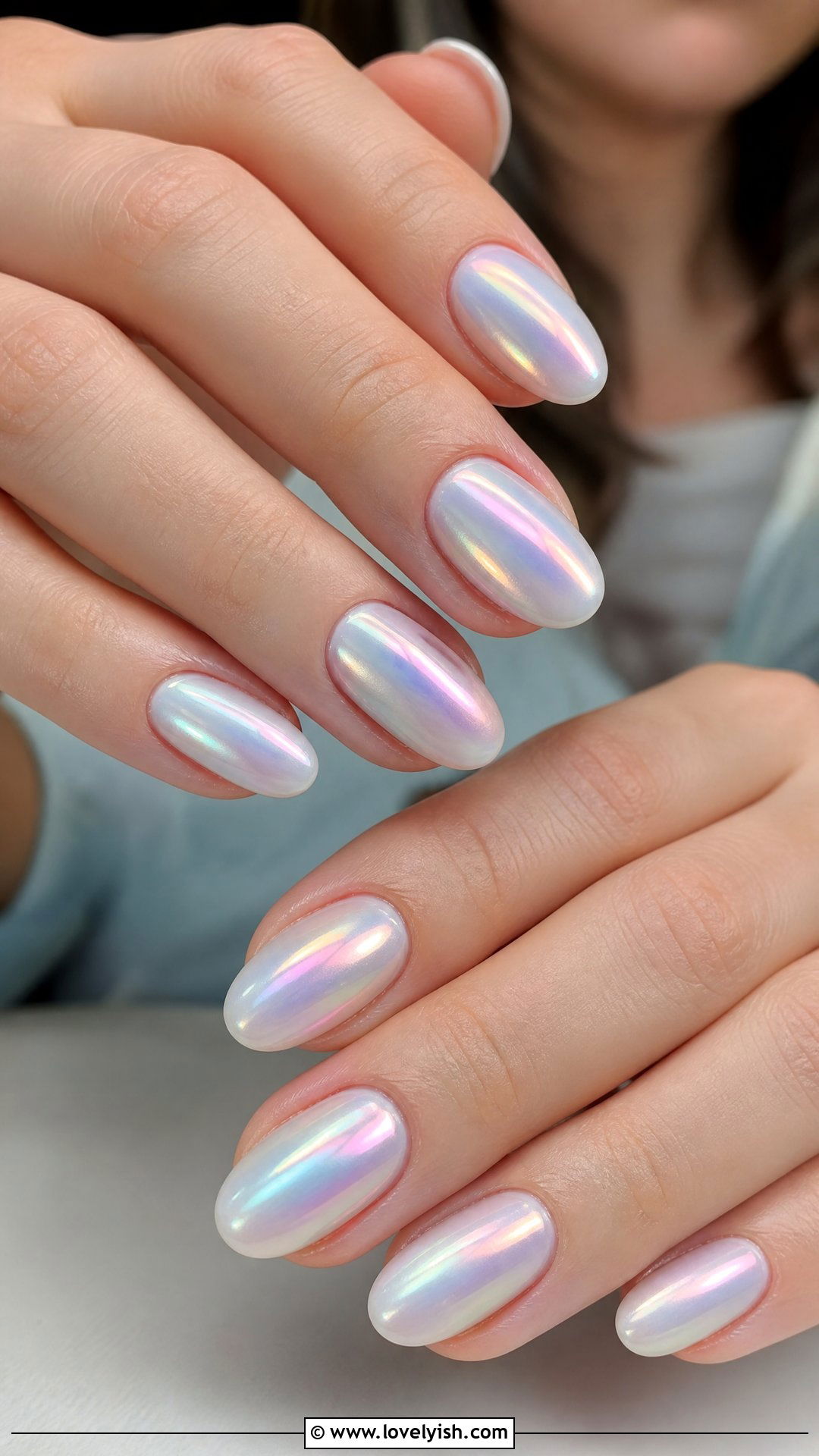 Iridescent Pearl Chrome Nails - 50 feminine nails - 50 feminine nails