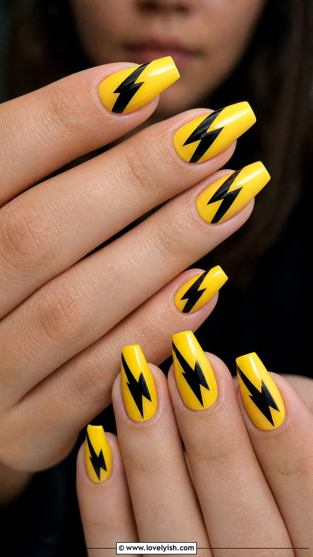 Lightning Bolt Yellow and Black Nails - 50 concert nails - 50 concert nails