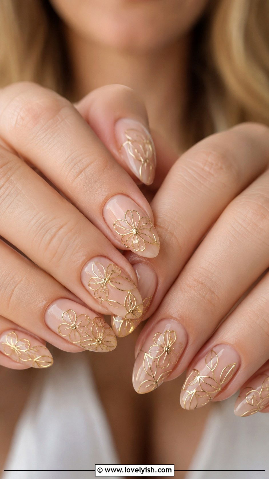 Magnolia White Nails - 25 floral nail designs - 25 floral nail designs