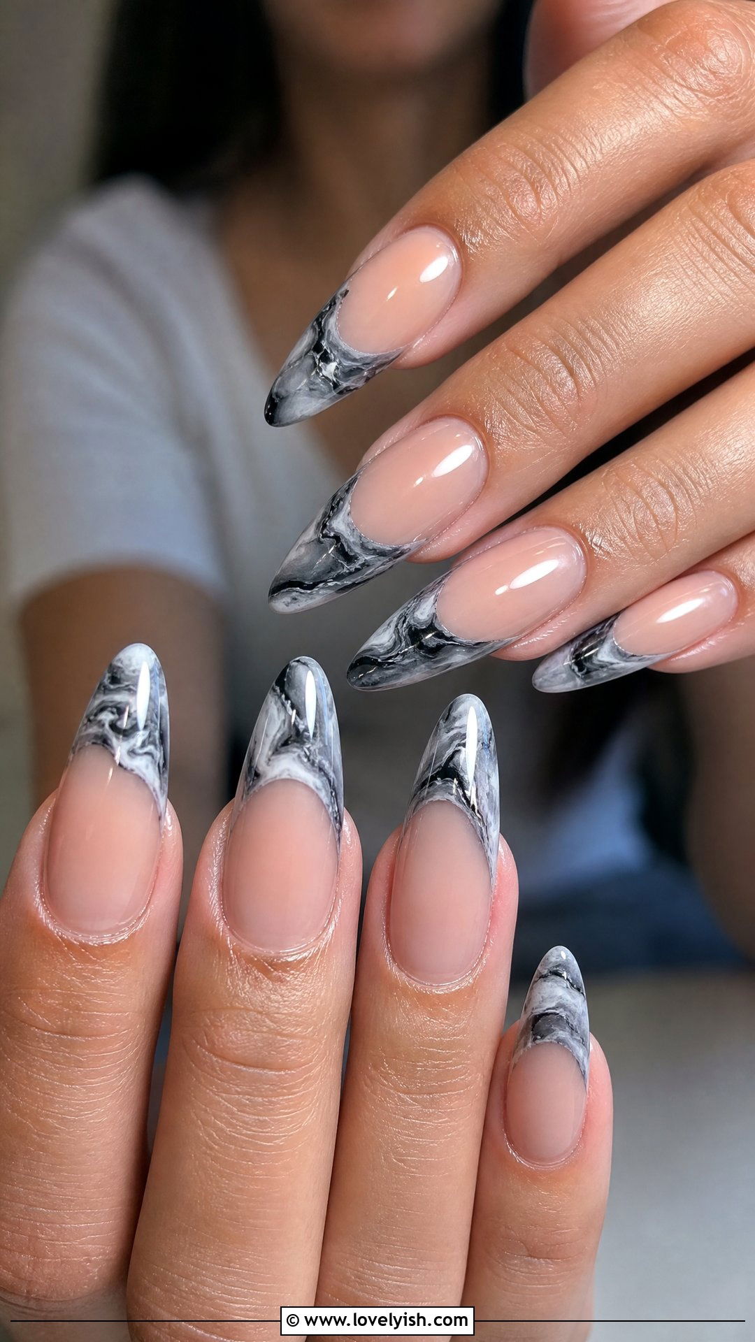Marble French Tip - 50 french manicure - 50 french manicure