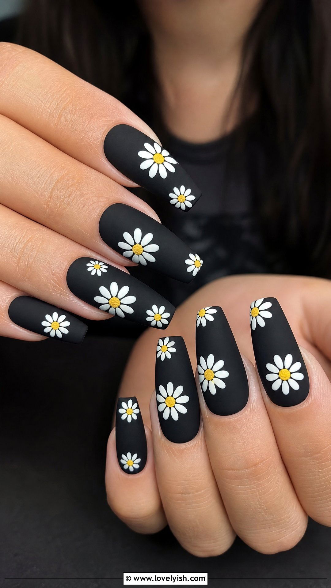 Matte Daisy Nails - 50 daisy nails - 50 daisy nails