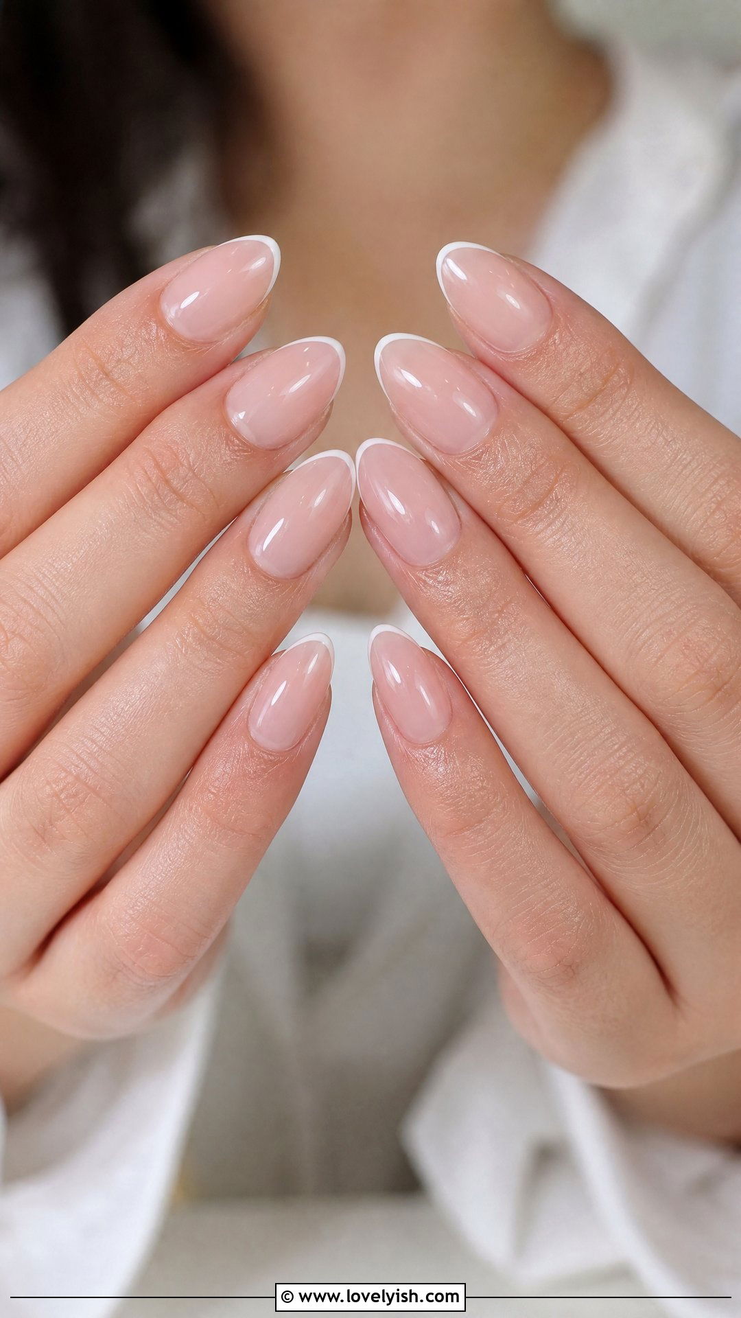 Micro French Tip Almond Nails - 25 almond french tip nail designs - 25 almond french tip nail designs
