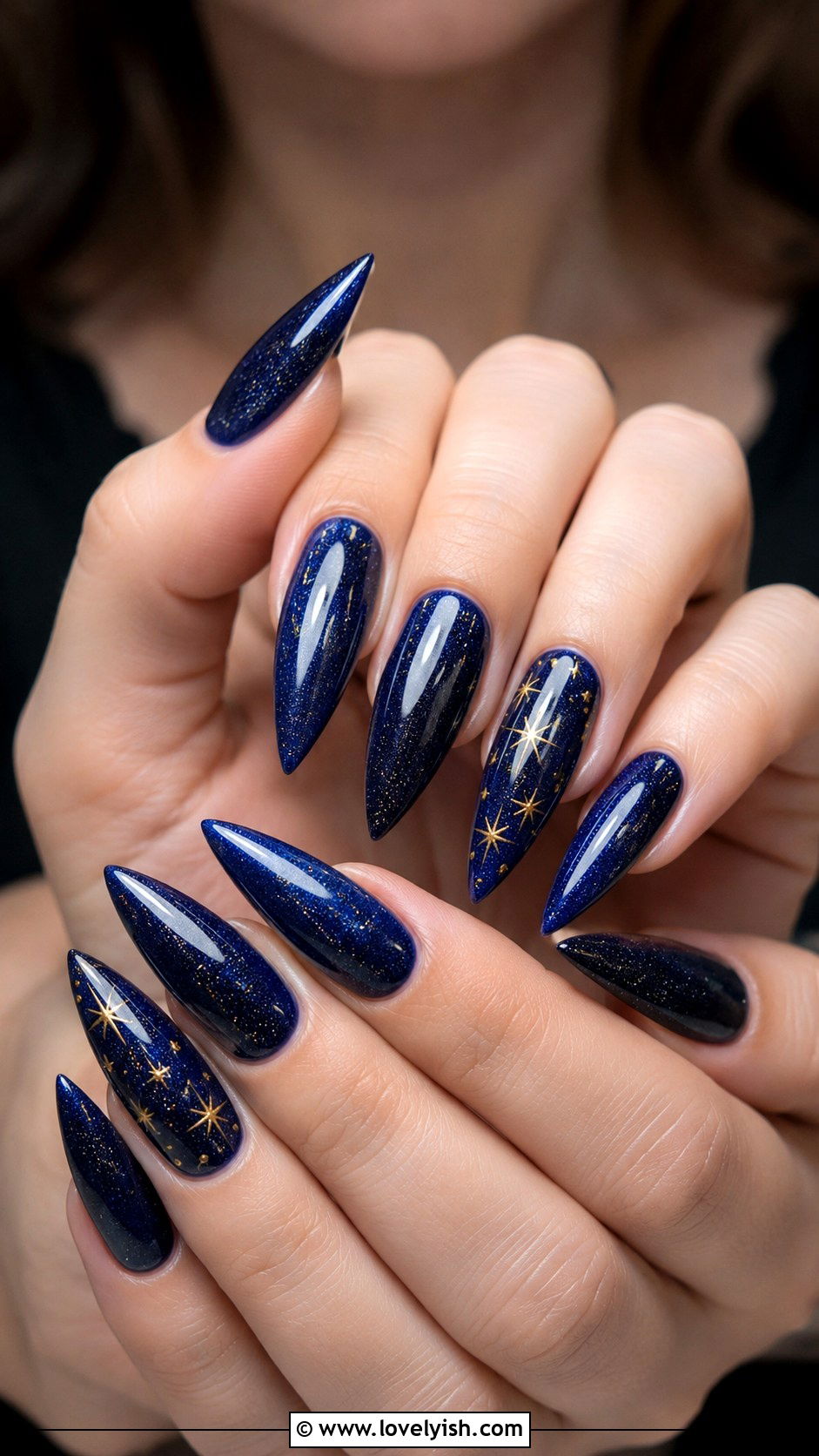 Midnight Blue Star Nails - 25 holiday nail designs - 25 holiday nail designs