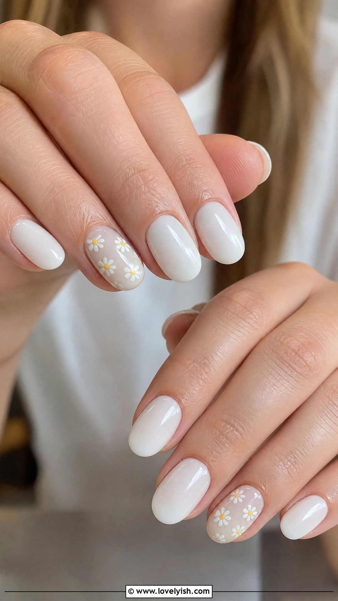 Milky White Daisy Accent Nails - 25 beginner nail designs - 25 beginner nail designs