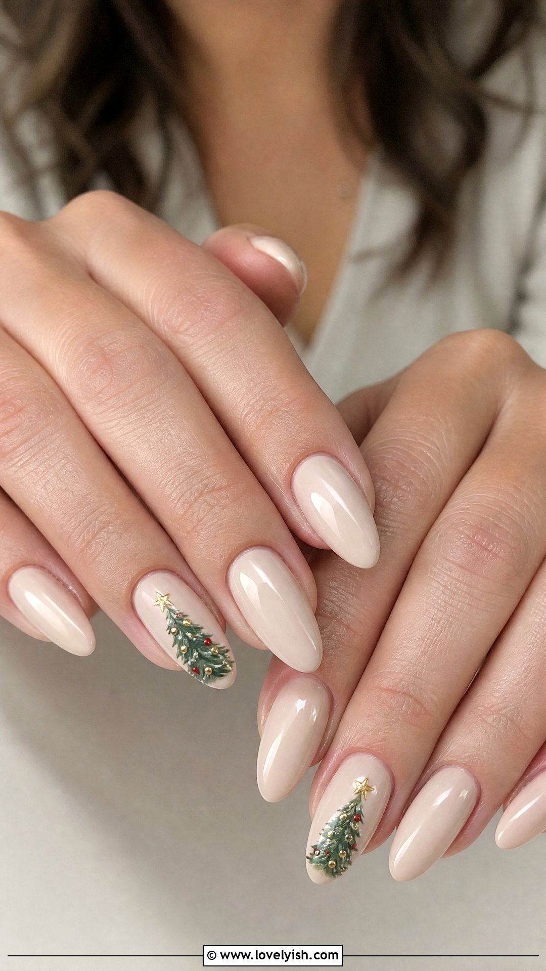 Mini Christmas Tree Accent Nails - 25 christmas nail designs - 25 christmas nail designs