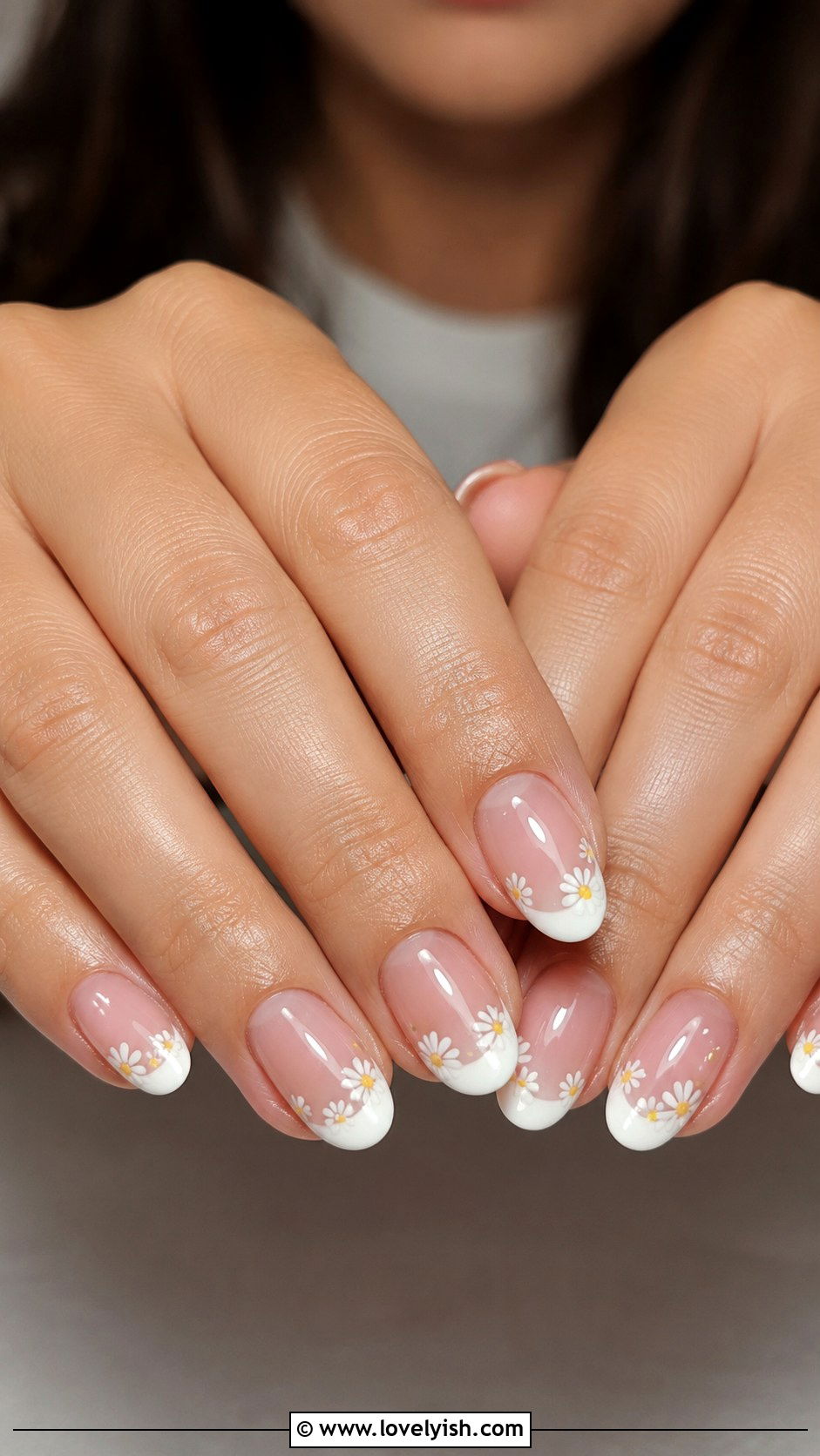 Mini Daisy French Tip Nails - 50 back to school nails - 50 back to school nails