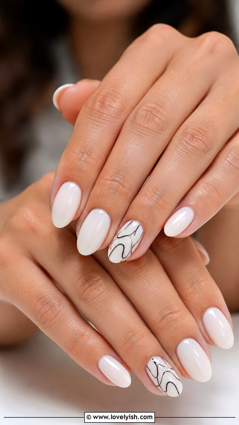 Minimalist Squiggle Accent Nails - 38 abstract nail art - 38 abstract nail art